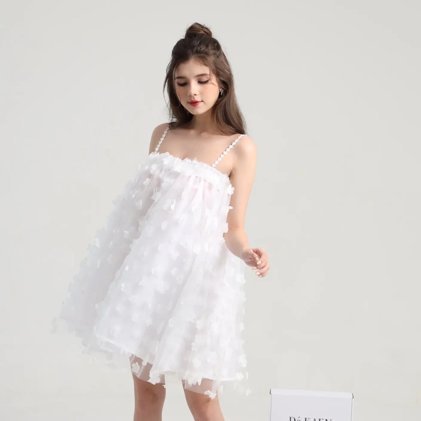 [ DÉ KAEN GOUT THIẾT KẾ ] - ĐẦM BABY DOLL HAI DÂY ĐÍNH HOA NHÍ - SURI DRESS