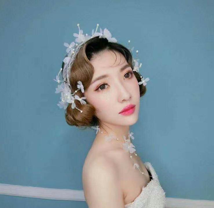 Product Introduction of Bridal Headdress Korean Wedding Fairy Beautiful Handmade Crystal String Beads Butterfly Grenadine Lace Hair Band Wedding Dress Accessories 5