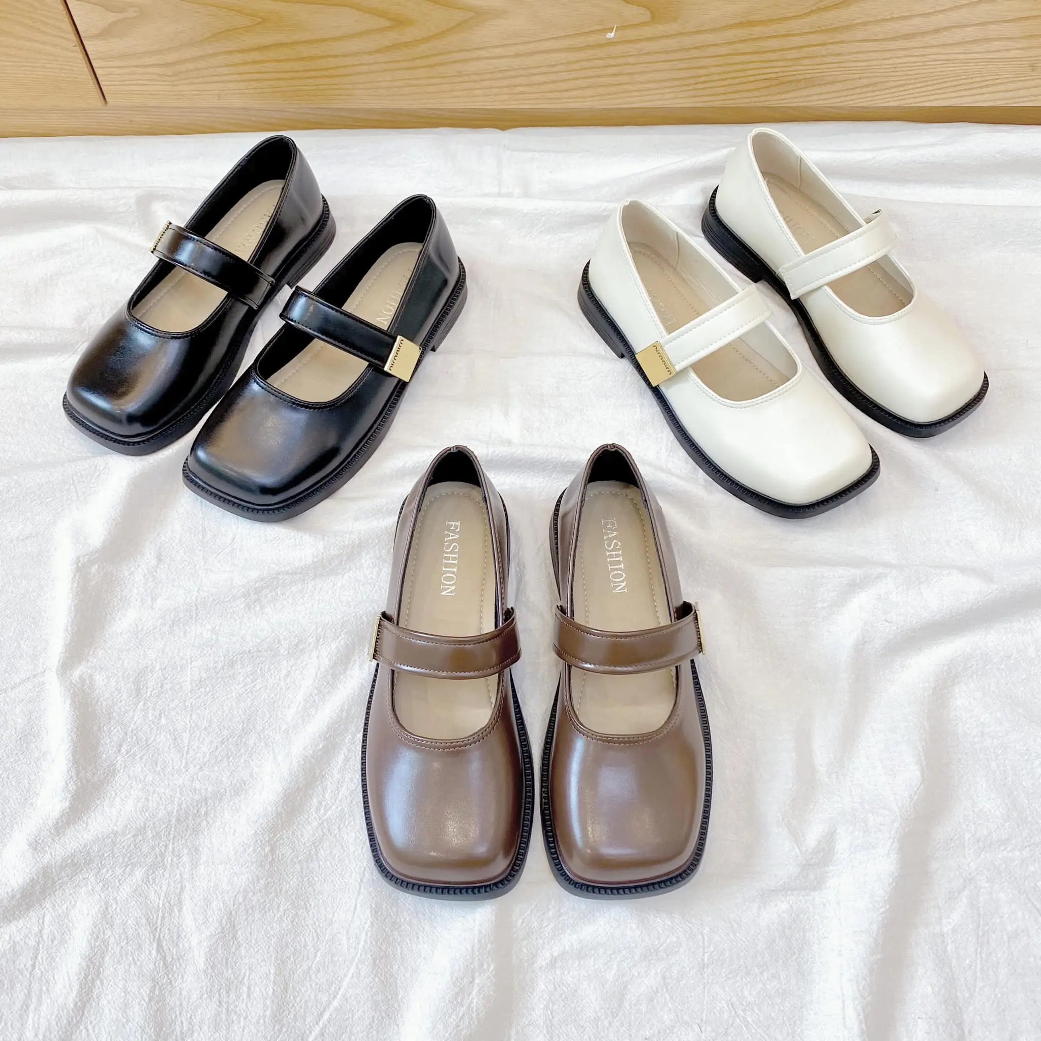 C138 - [GOBE SHOES  ] Giày MJ quai khoá vàng đế 2cm