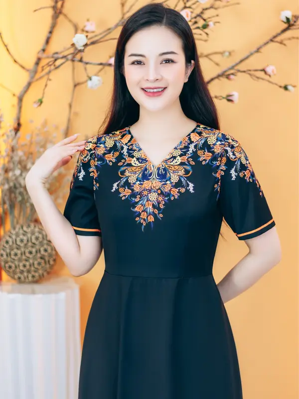 Sale giữa tháng mua sắm đầm đẹp Đầm trung niên TTV1818 Vải Lụa Vân anh Thoáng mát Dáng xòe Cổ tim Tay ngắn Màu đen họa tiết Quý phái sang trọng Nữ Women Dress Váy 2