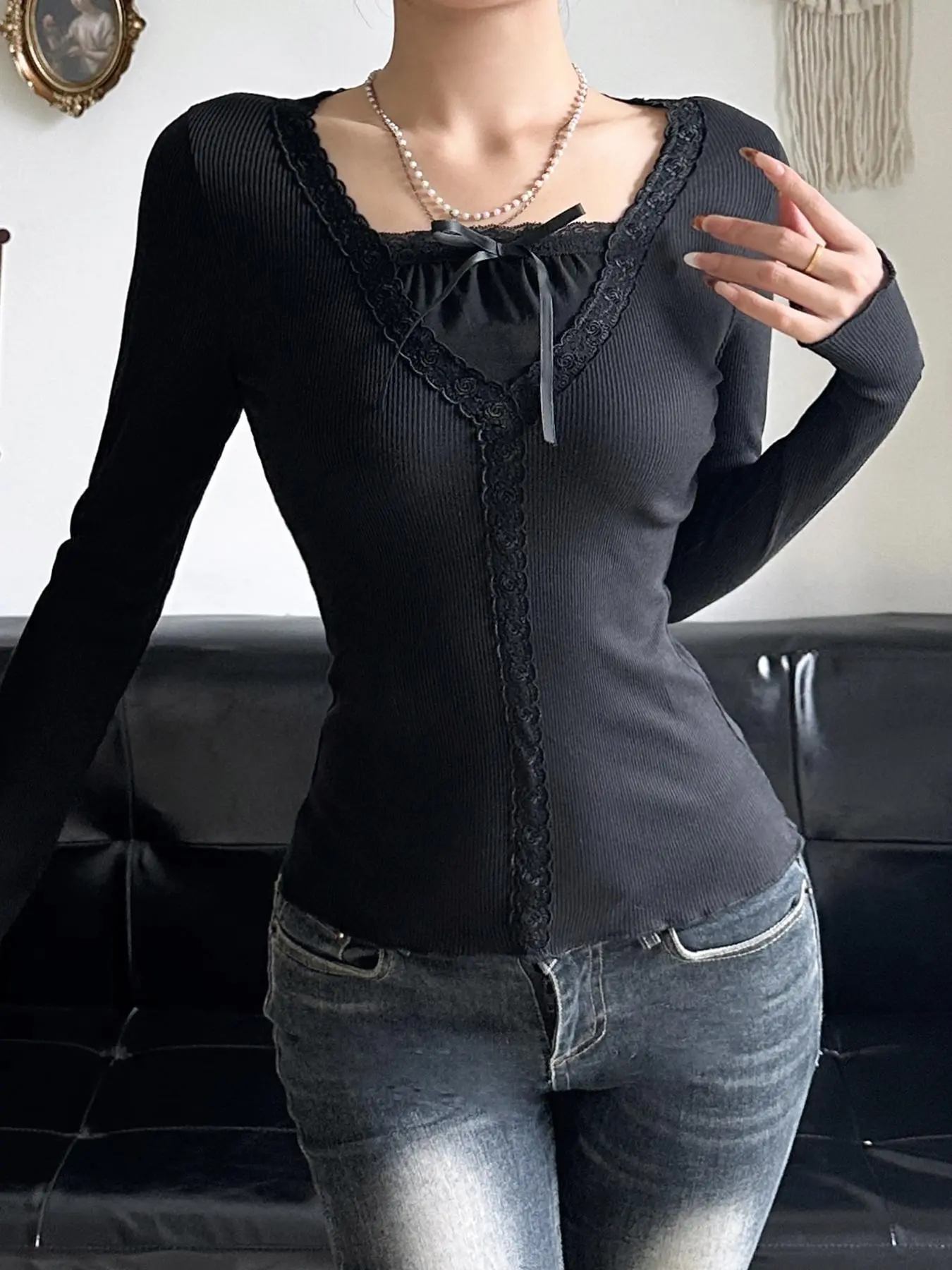Women's Plain Contrast Lace Bow Decor Lettuce Trim Tee, Y2K Trendy Casual Long Sleeve Square Neck T-Shirt for Fall, Women's Clothes for Daily Wear