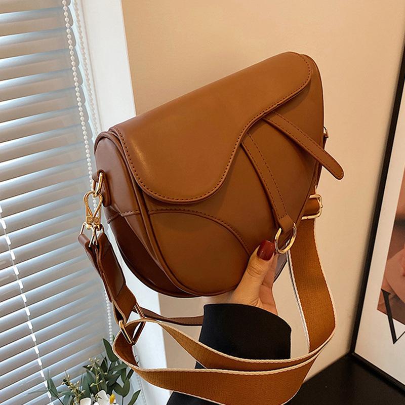 Women's Crossbody New Fashion Pouches High-End Fashion Exquisite One-Shoulder Versatile Saddle Bag Shoulder Bag 1