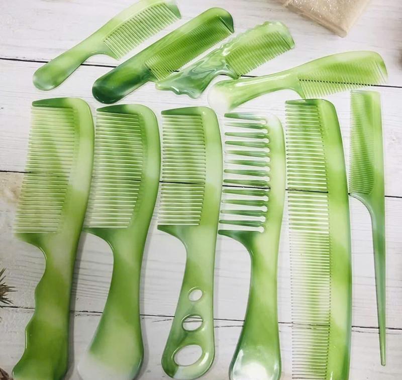 sét 10 lược chải đầu tạo kiểu tóc  kích thuóc to nhỏ khác nhau có  tách phân loại 5 chiếc cho khách mua ít 4