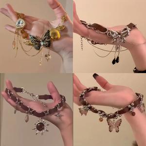 สร้อยคอเค้นคอป่านเหลือง, อุตสาหกรรมหนักมาเดิล, ดีไซน์ผีเสื้อพังค์หวาน, สต็อกจำกัด