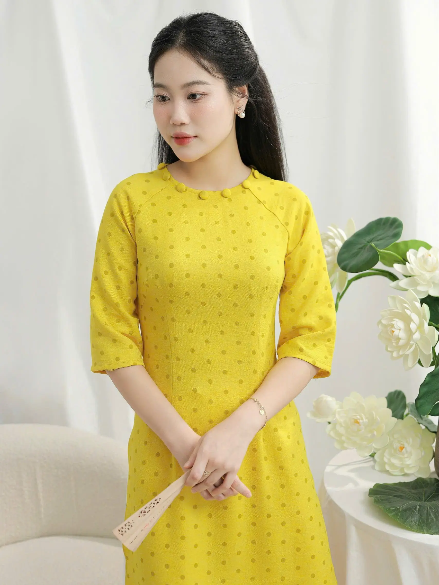 Áo Dài truyền thống, Áo Dài Cổ Tròn Phối Cúc - Tay Loe, Vải Đũi Vân Mây