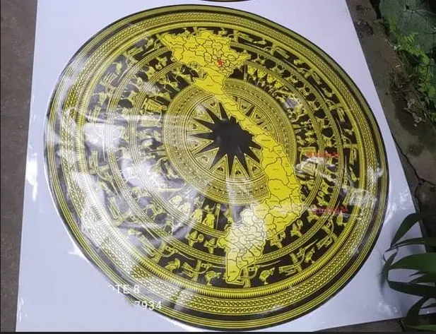 (Tem 3 lớp) TEM DECAL TRỐNG ĐỒNG dán trang trí nắp cáp pô, dán xe. Trống đồng dán xe 1