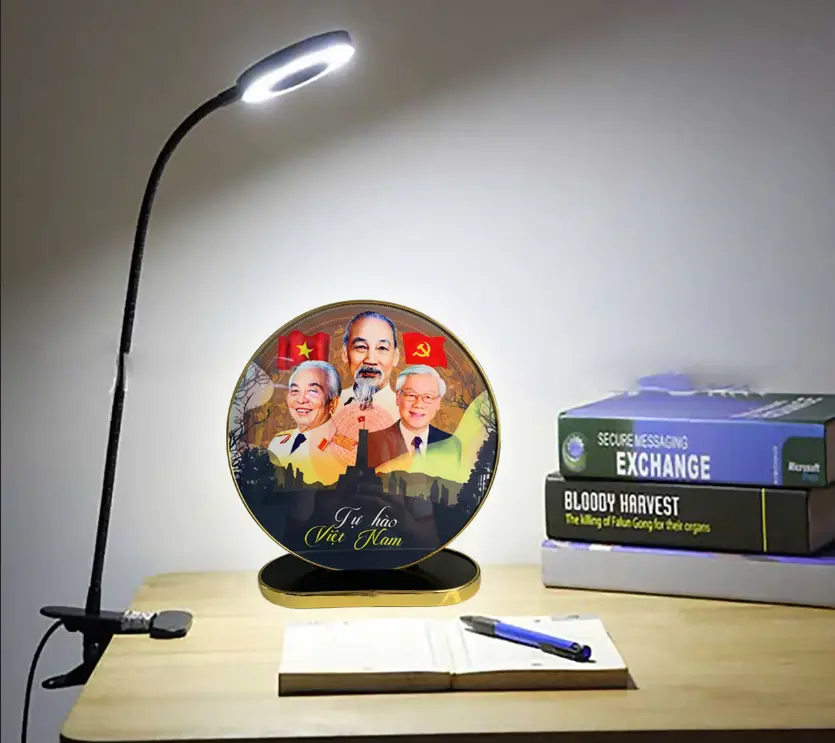 Tranh Bác Hồ Bác Giáp Bác Trọng - Vị Lãnh Tụ Đất Nước để bàn làm việc/ Phù hợp tặng quà