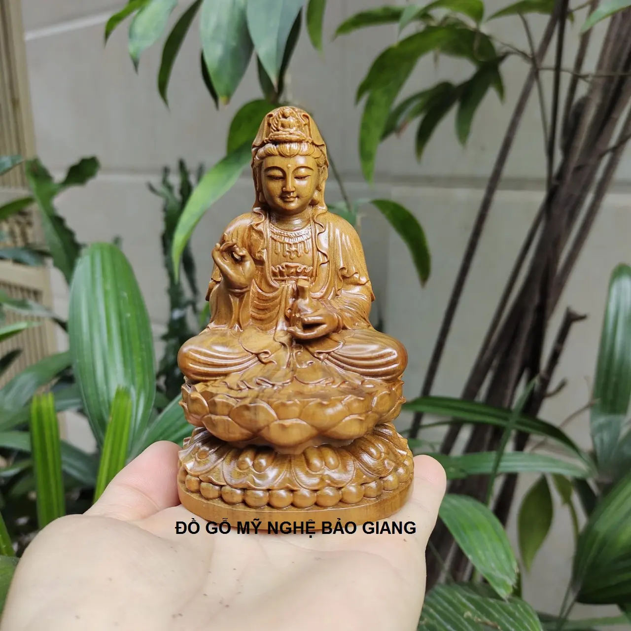Tượng phật bà quan âm để ô tô gỗ bách xanh Tượng điêu khắc Thủ công