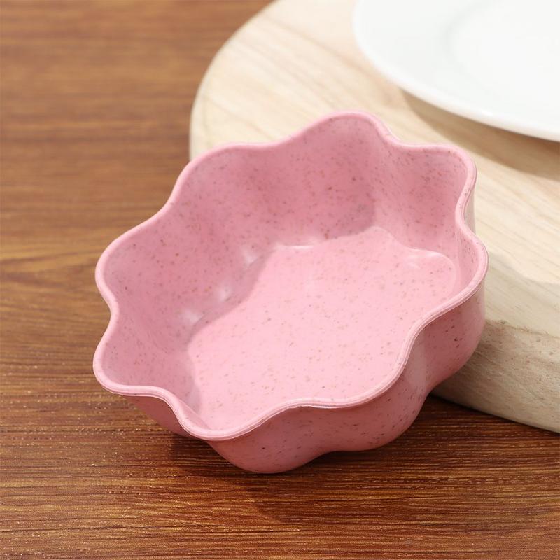Product Introduction of Kitchen Sauce Oil Salt Plum Bossom Shaped Dish Seasoning Bowl Small Plates 12