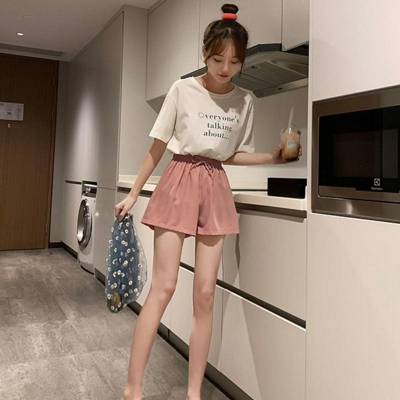 Product Introduction of Ice Silk Shorts for Women, Summer Thin Wide-Leg Casual A-Line Shorts, Versatile High-Waisted Home Three-Quarter Shorts for Women, Trendy Outdoor Wear 1