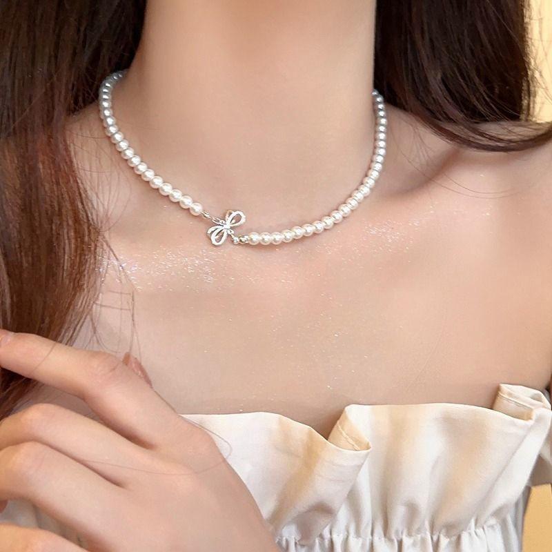 Product Introduction of Pearl Necklace for Women, Niche Light Luxury Design, High-end Fashionable Temperament, Clavicle Chain, Choker, Sweater Chain, Bead Chain 7