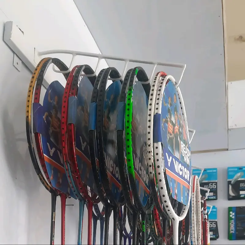 GANTUNGAN RAKET SATU SET (1+4)GANTUNGAN DINDING RAKET || SULING GANTUNGAN DINDING RAKET (BAHAN BESI) Badminton 2