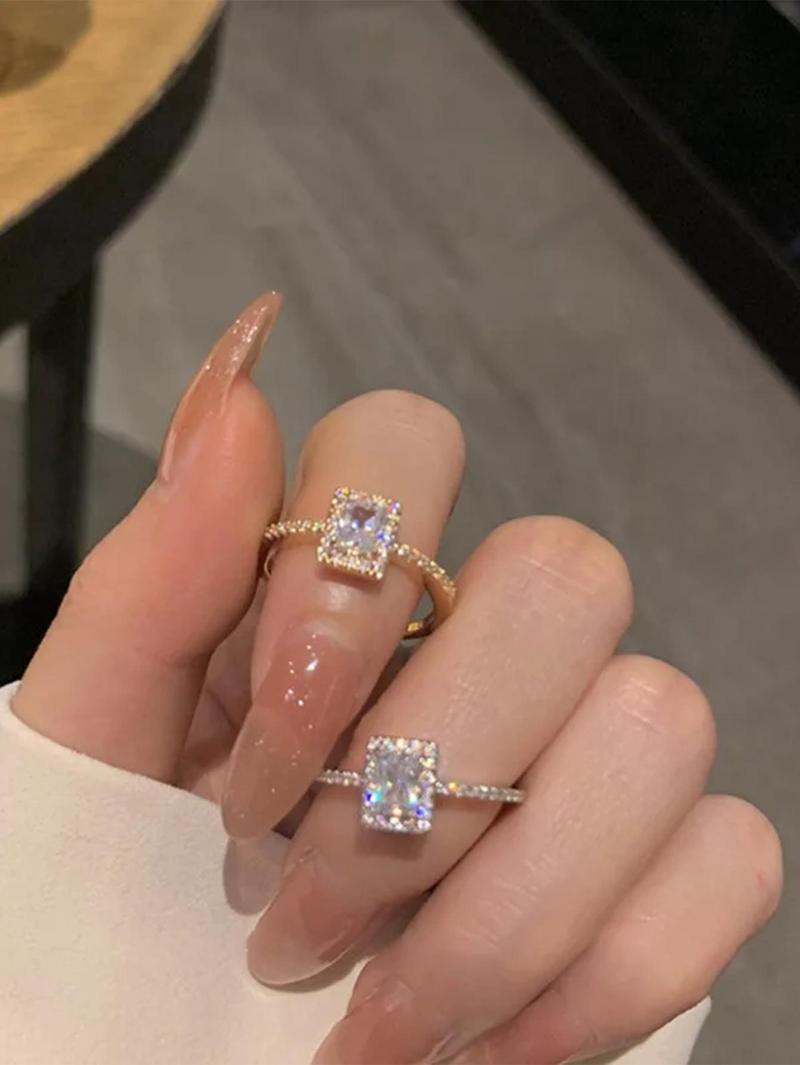 Product Introduction of Women's Romantic Square Shaped Rhinestone Ring, Exquisite Trendy Engagement Ring, Elegant Gorgeous Hand Jewelry As Gift 15
