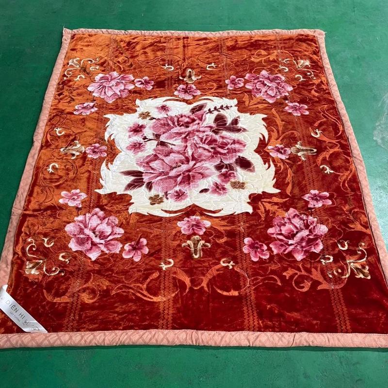 Chăn lông 4kg 3 lớp ( tặng kèm túi sách ) 4