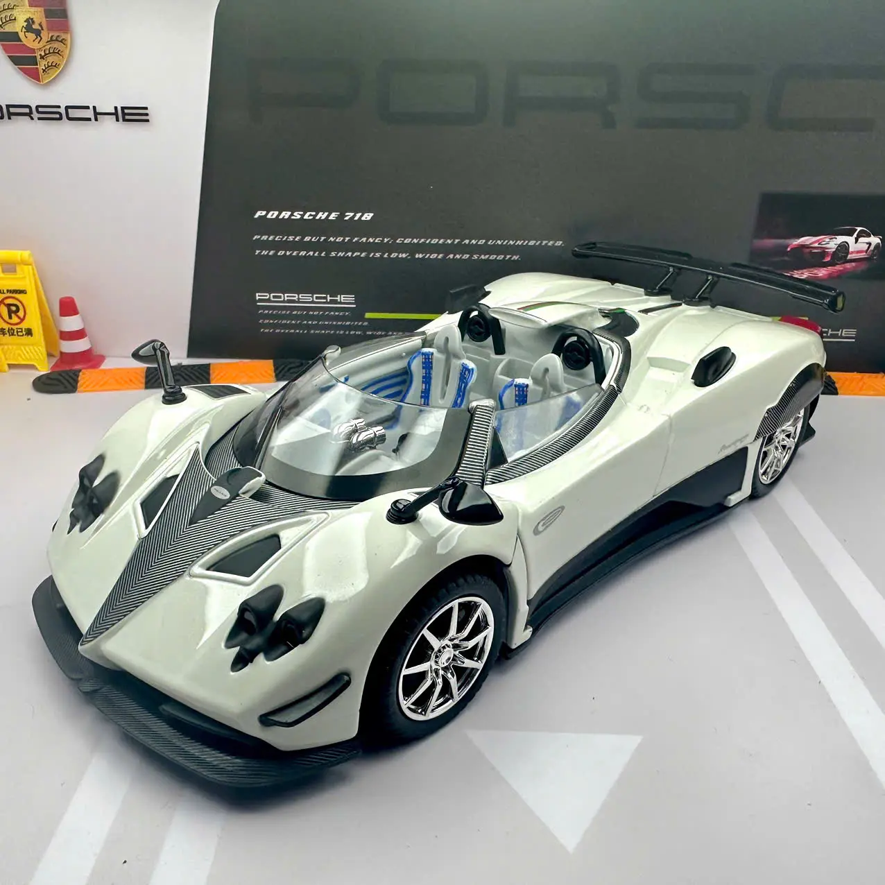 Mô hình xe Pagani Zonda hp tỉ lệ 1:24 bằng hợp kim hãng newao