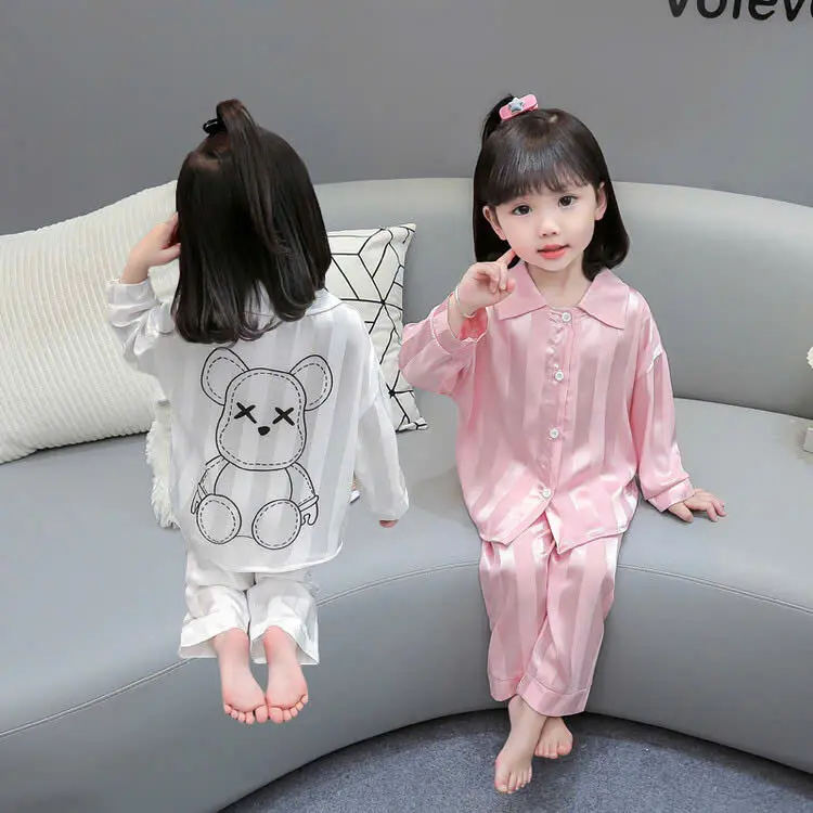 Bộ Pijama quần dài tay  Gấu sau lưng màu Hồng + màu trắng Cho Bé Gái Size 9kg- 35kg