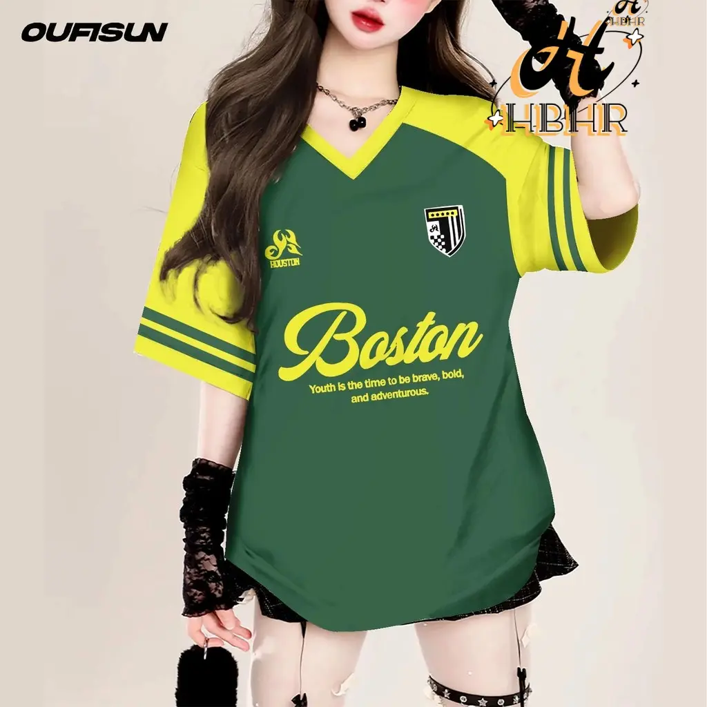 2025 Korean style oversized red T-shirt for women's contrasting color street fashion shirt letter printing short-sleeved V-neck T-shirt for women's beautiful shirt