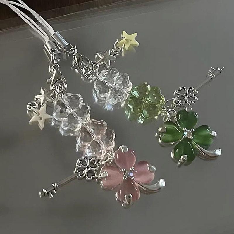 Product Introduction of Dây Chuyền Chìa Khóa Đính Cườm Cỏ Bốn Lá, Dành Cho Phụ Nữ Và Trẻ Em Gái, Trang Trí Mặt Dây Chuyền Túi Dễ Thương, Cỏ May Mắn, Ngôi Sao, Charm Điện Thoại, Quà Tặng Hợp Xu hướng Phong Cách Y2K 2