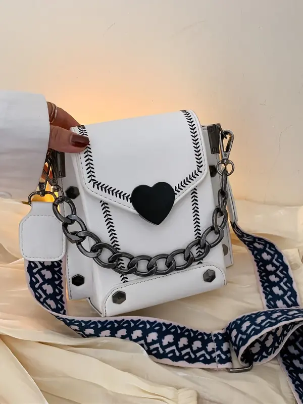 Fashion Chain Decorated Heart Decor Crossbody Bag Women, Simple Vintage Flap Shoulder Bag for Women, Casual Trendy Versatile High-quality Daily Commuting Bag, Girl Fashionable Shopping Bag 3