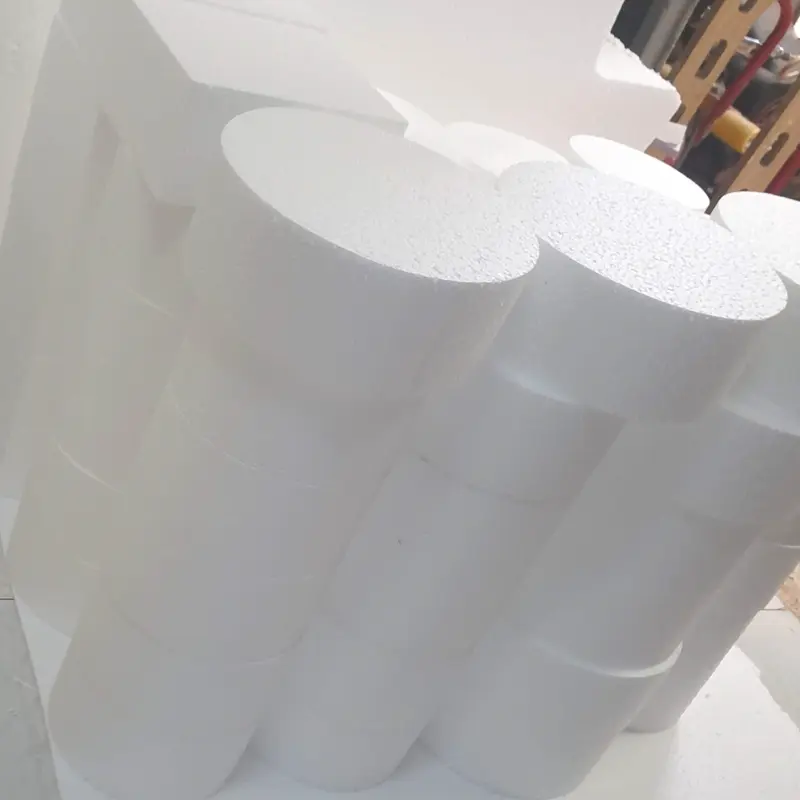 Xốp tròn đường kính 18cm, dùng làm bánh kem giả và các mục đích trang trí khác. 0