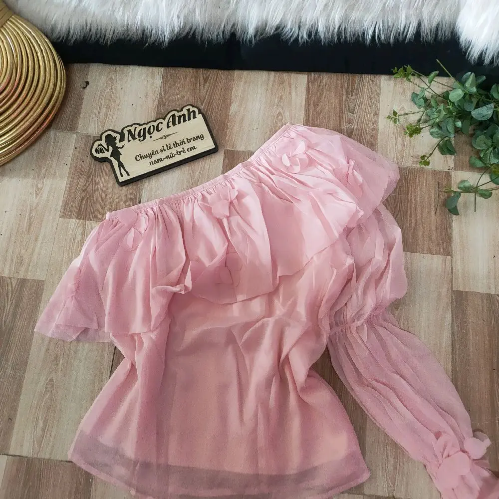 Áo hoa lệch vai vải tơ có lót