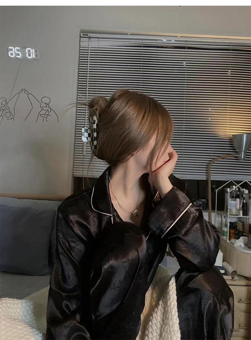 Product Introduction of Bộ Đồ Ngủ Lụa Lạnh Jacquard, Cao Cấp, Quần Dài Tay Dành Cho Nữ, Mỏng, Thích Hợp Cho Mùa Hè, Lý Tưởng Cho Sinh Viên, Làm Bằng Lụa Ins, Đồ Mặc Nhà 9