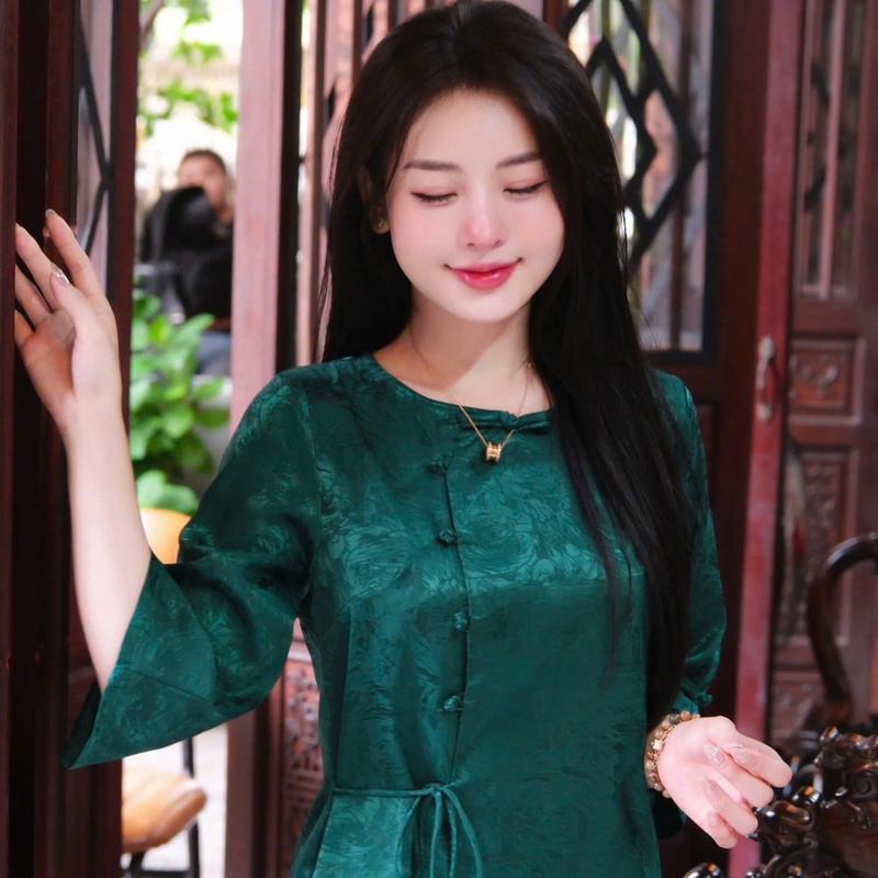 Bộ pháp phục đi lễ chất gấm hàng châu tay xẻ vân xoáy 7