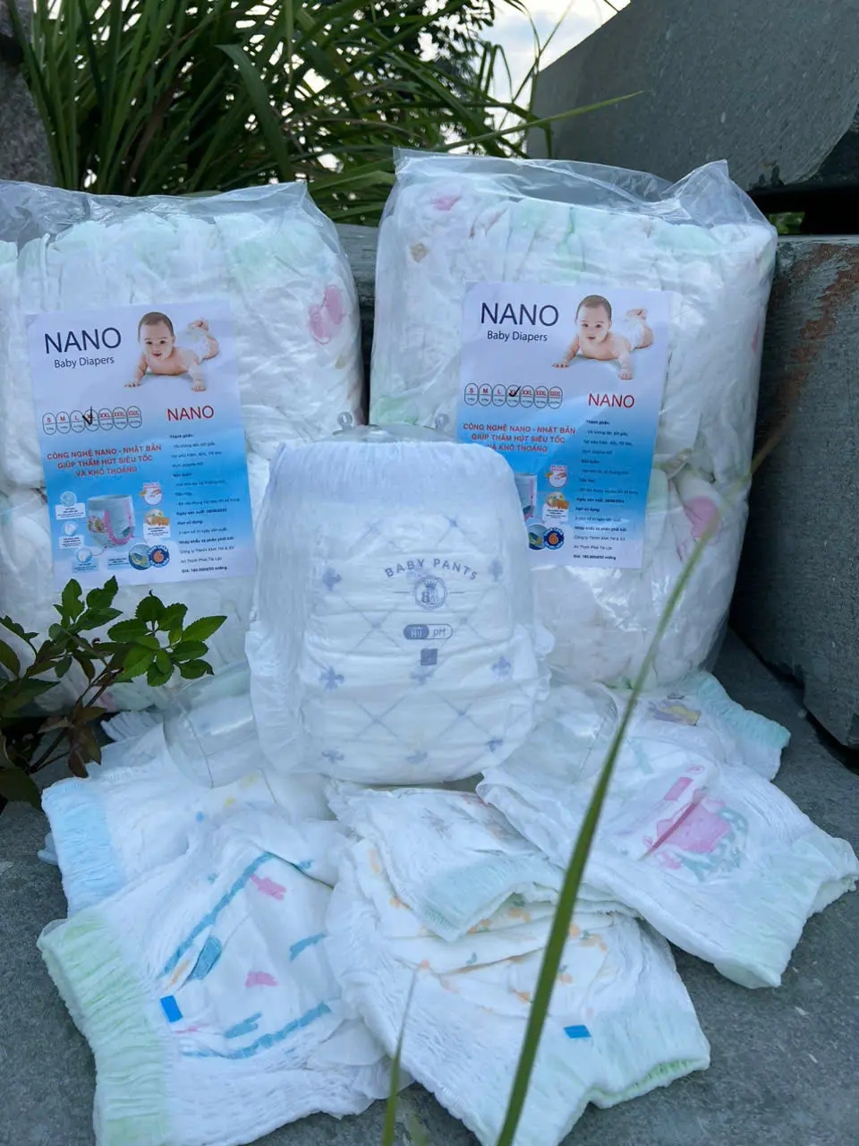 Combo 3 bịch ,150 chiếc bỉm quần nano , đệm mây , fom bo , thấm từ 800-1200ml , mềm êm , màn thấm 5D ,kèm quà cho bé