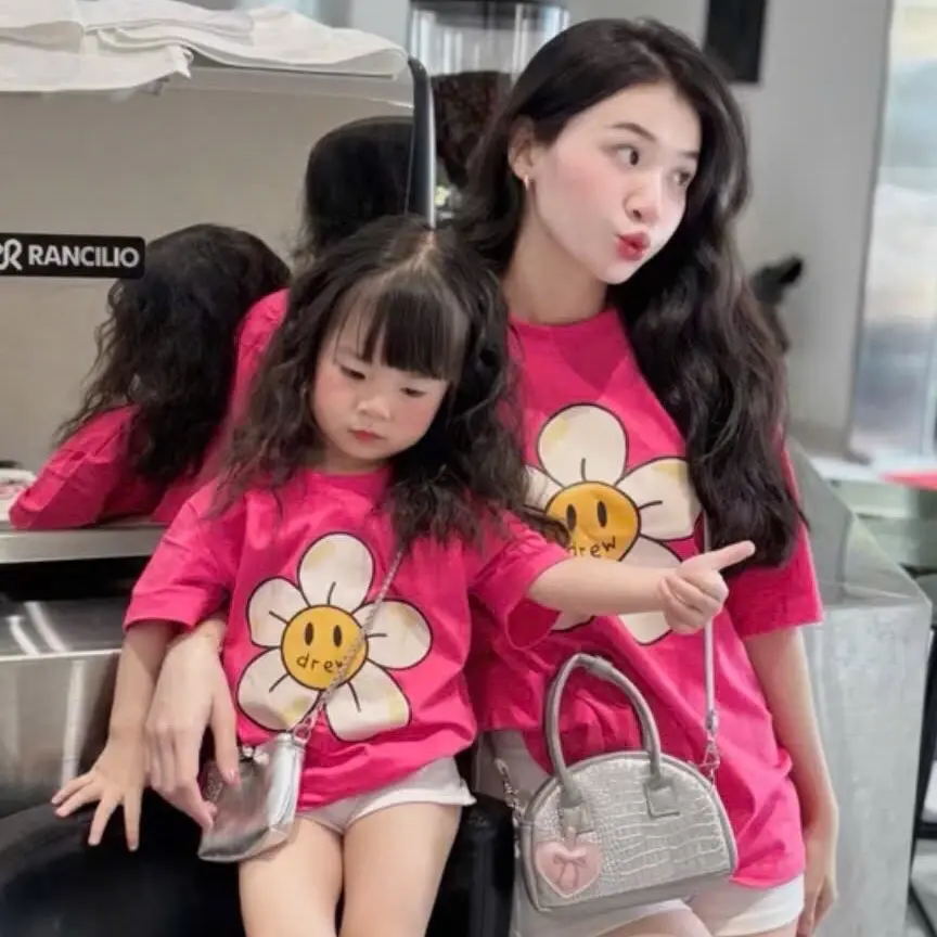 Áo thun cộc tay, áo đôi mẹ và bé Hồng cổ tròn họa tiết hoa in sắc nét form suông chất cotton đáng yêu nổi bật, áo mặc hè mát mẻ