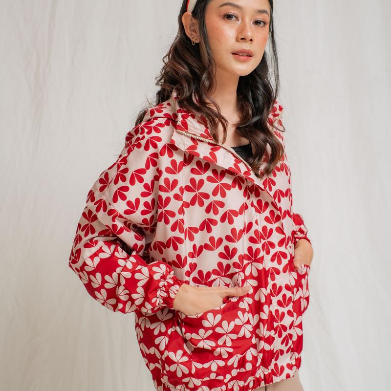 Vintage Red Jaket / jaket / senjaclothes.id / jaket parasut / premium / Panjang / Nyaman / Merah / Wanita Muda 0