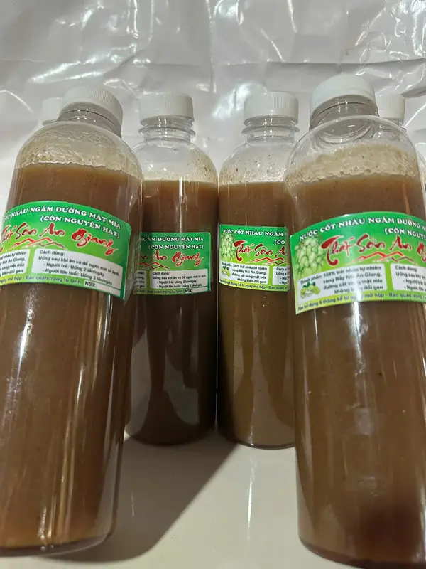 6 chai nước cốt Nhàu ngâm đường cát vàng mật mía không biến đổi gen chai 1kg, chính hiệu Thất Sơn An Giang 6 chai 6kg 4