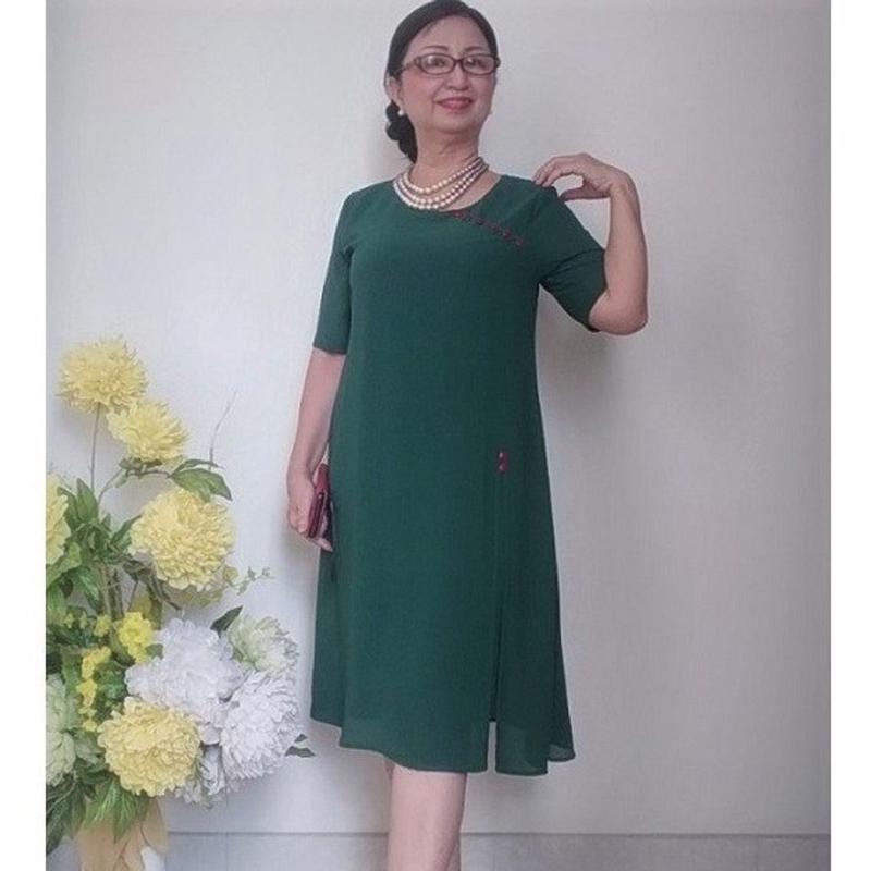 Product Introduction of Đủ Size 50 - 90Kg - Váy Đầm Trung Niên Vải Voan Chiffon 2 Lớp Đính Nút Duyên Dáng - Form A Che Bụng 44
