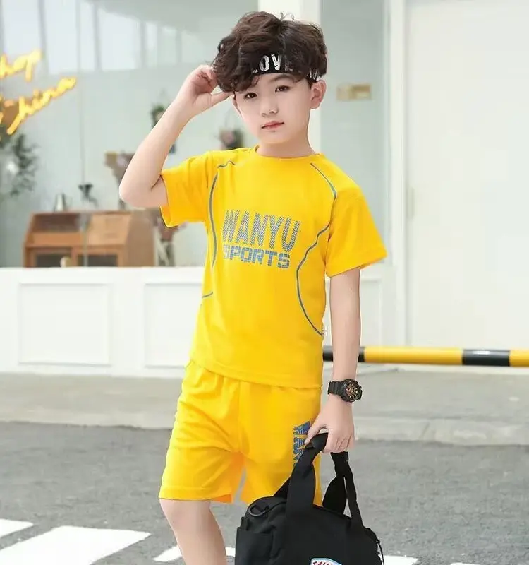Set bộ quần áo thể thao bé trai 15-45kg mẫu chữ Wanyu. Chất liệu thun lạnh, thấm hút mồ hôi. HE1 5