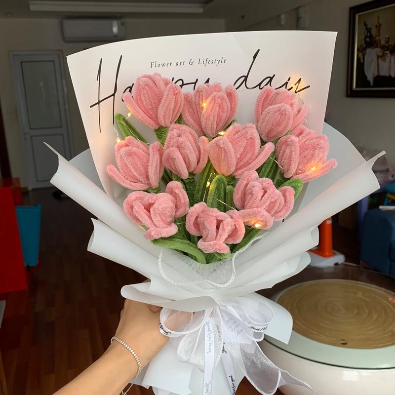   TẶNG ĐÈN LED  Bó hoa tulip handmade được làm từ kẽm nhung  Decor Phòng quà tặng  