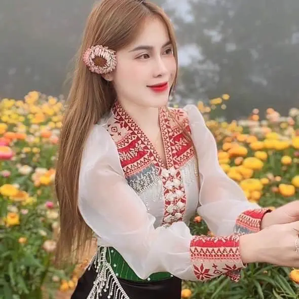 Áo cóm truyền thống dân tộc thái Nữ Voi Ong