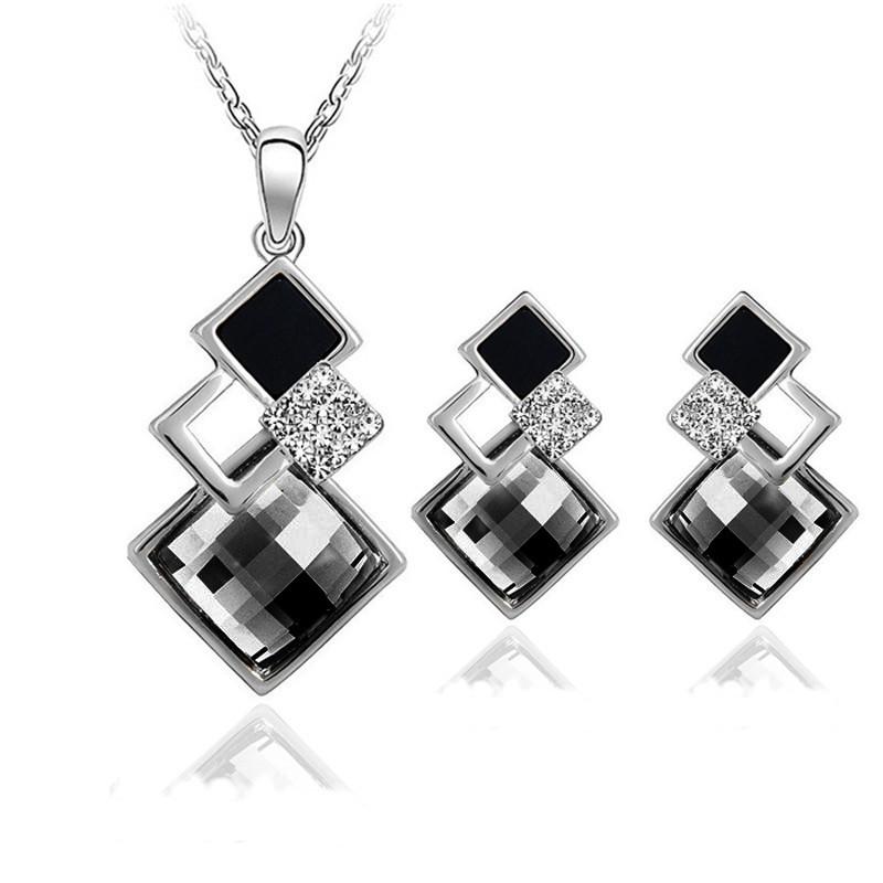 Product Introduction of Fashion Temperament Jewelry Set for Women, Classic European and American Geometric Square Crystal Acrylic 7