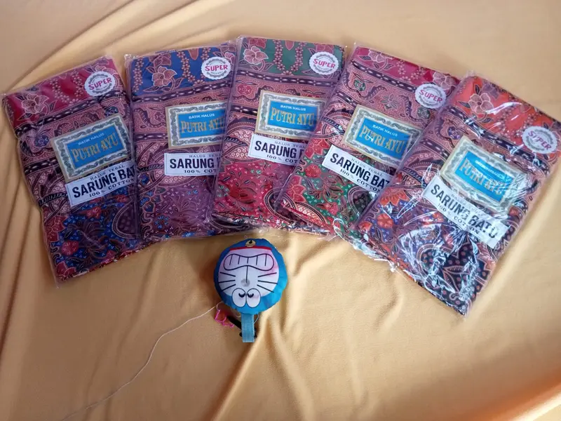OBRAL PAKET 5PCS SARUNG BATIK SIAP PAKAI Muslim Motif papua mas Rayon Transparent 0