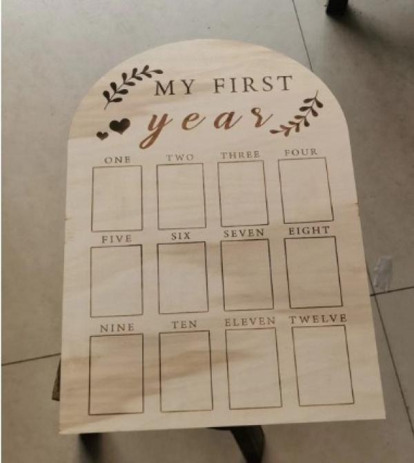 Product Introduction of Popular Newborn First Year Milestone Photo Frame Baby Commemorative Album Month Monument Wooden Pendant Decor 2