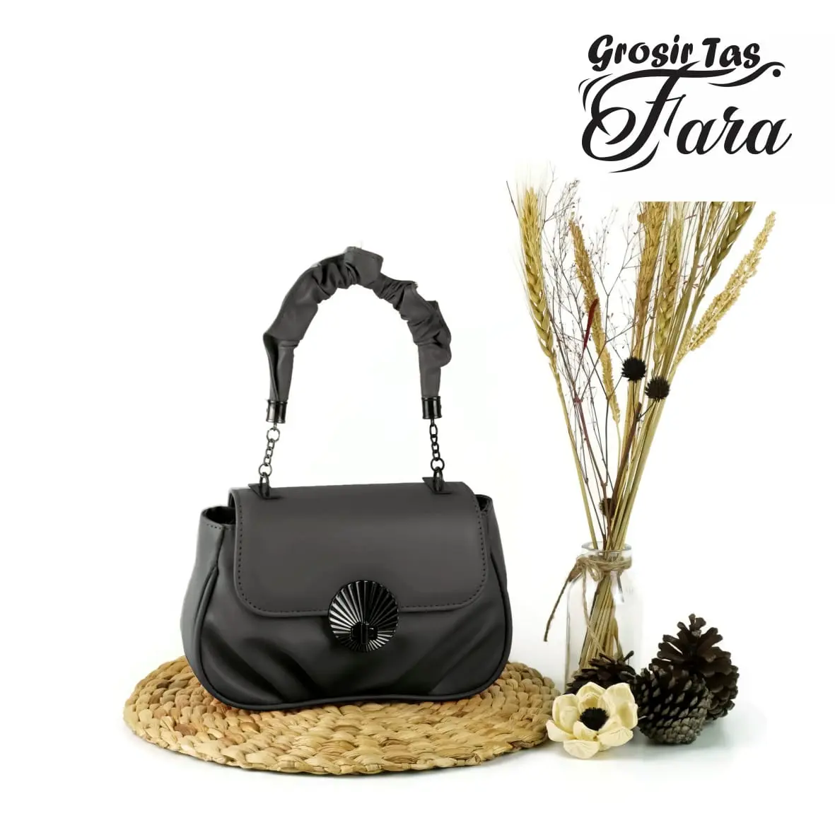 Tas Selempang Wanita Tipe 21 Hitam ORIGINAL 100% Lucu Cantik Cewek OOTD Gemoy Trendi Simple Outfit Simple Kekinian Modern