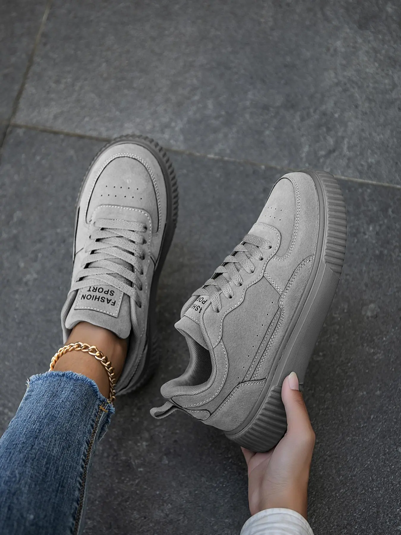 Women's Fashionable Patchwork Design Lace Up Low Top Sneakers, Casual Comfortable Breathable Sports Shoes, Female All-match Round Toe Shoes for Daily Wear