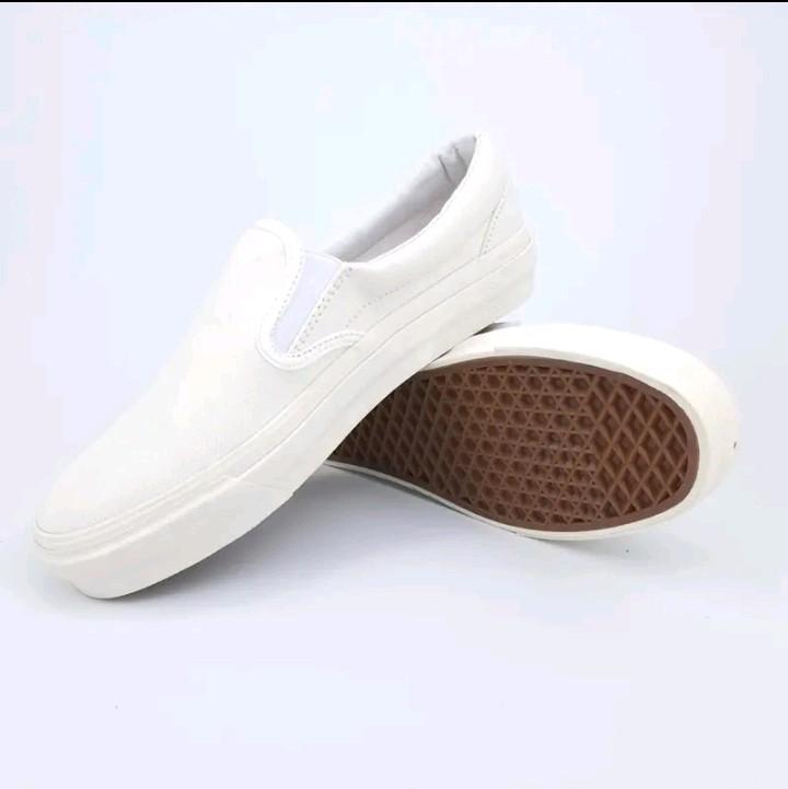 SEPATU AFR SLIP ON CUTE STEPZ FULL WHITE 1