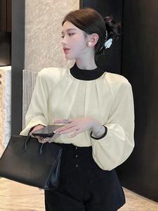 中程度の厚さの女性のレギュラーフィットのソリッドカラーシャツ、あらゆる機会のための多目的なオールシーズンカジュアルトップ