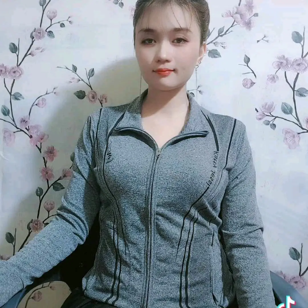 Áo khoác ko nón 40-83kg from ôm gọn áo có 4 túi tay xỏ ngón chất thun lạnh mát Nữ