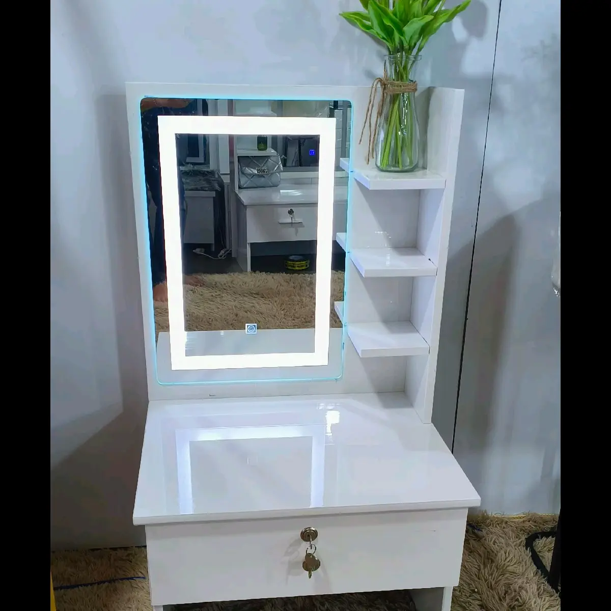 bàn trang điểm đèn led