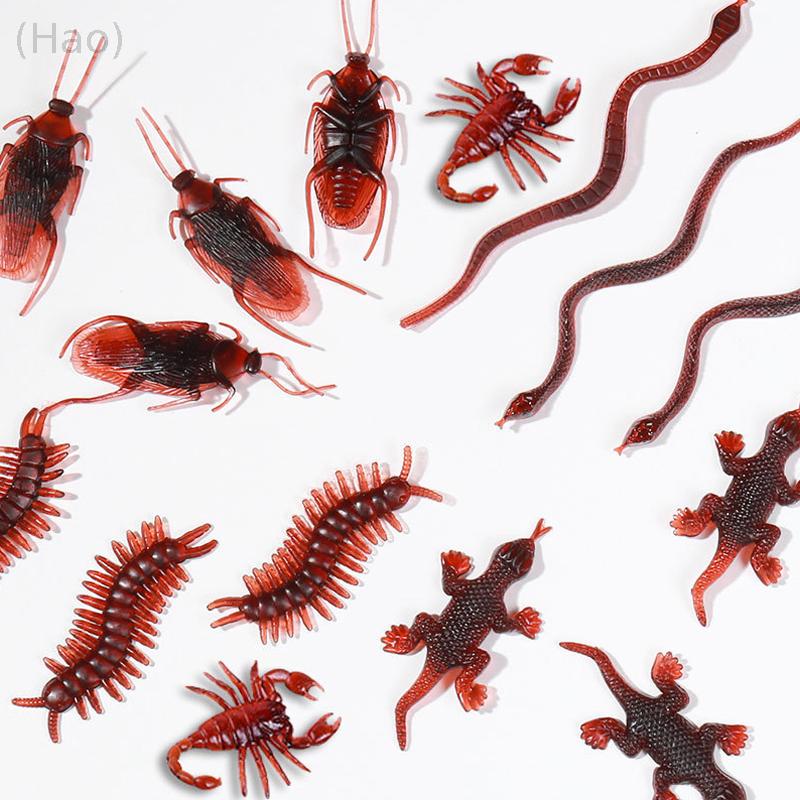 Đồ chơi mô phỏng con gián bằng nhựa dùng để chơi khăm Halloween