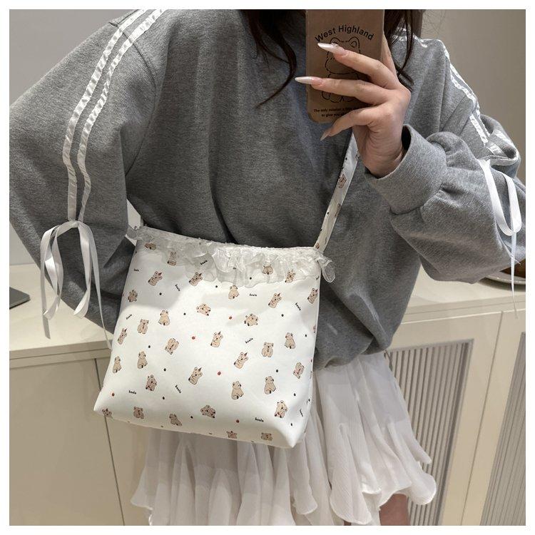 Product Introduction of Sewing Line Magnetic Snap Spring 2025 Women's Bag Shoulder Bag Personality Trend Large Capacity 26