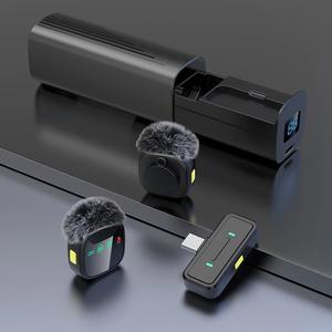 ไมโครโฟนไร้สาย Lavalier เข้ากันได้กับ H26 พร้อมใช้งานสำหรับการสัมภาษณ์ วิดีโอ พอดคาสต์ Vlog สตรีมสด มาพร้อมกล่องชาร์จแบบลิ้นชัก เหมาะสำหรับการบันทึกเสียง