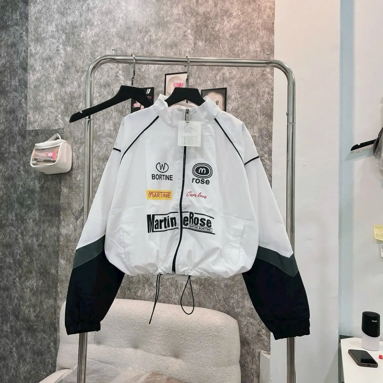 Áo khoác dù Nữ phối thân 2 lớp, logo thêu, dây dút lai dày dặn mới nhất năm Women - Jacket Top