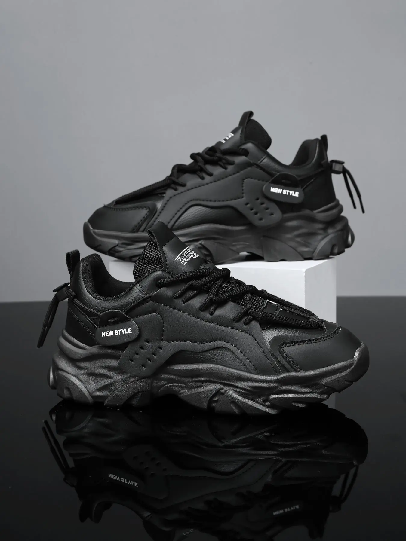 Men's Fashionable Lace Up Sneakers, Casual Comfortable Breathable Sports Running Shoes, Male All-match Round Toe Chunky Sneakers for Daily Life