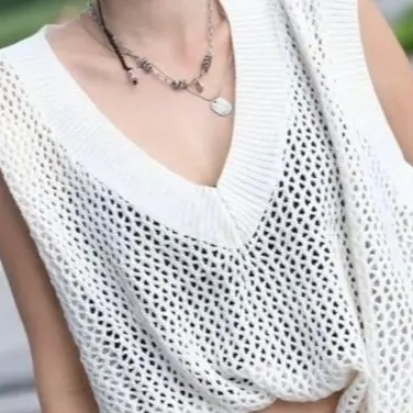 Áo lưới cổ tim form rộng 2 màu Hạnh Nguyễn Mikixi 3